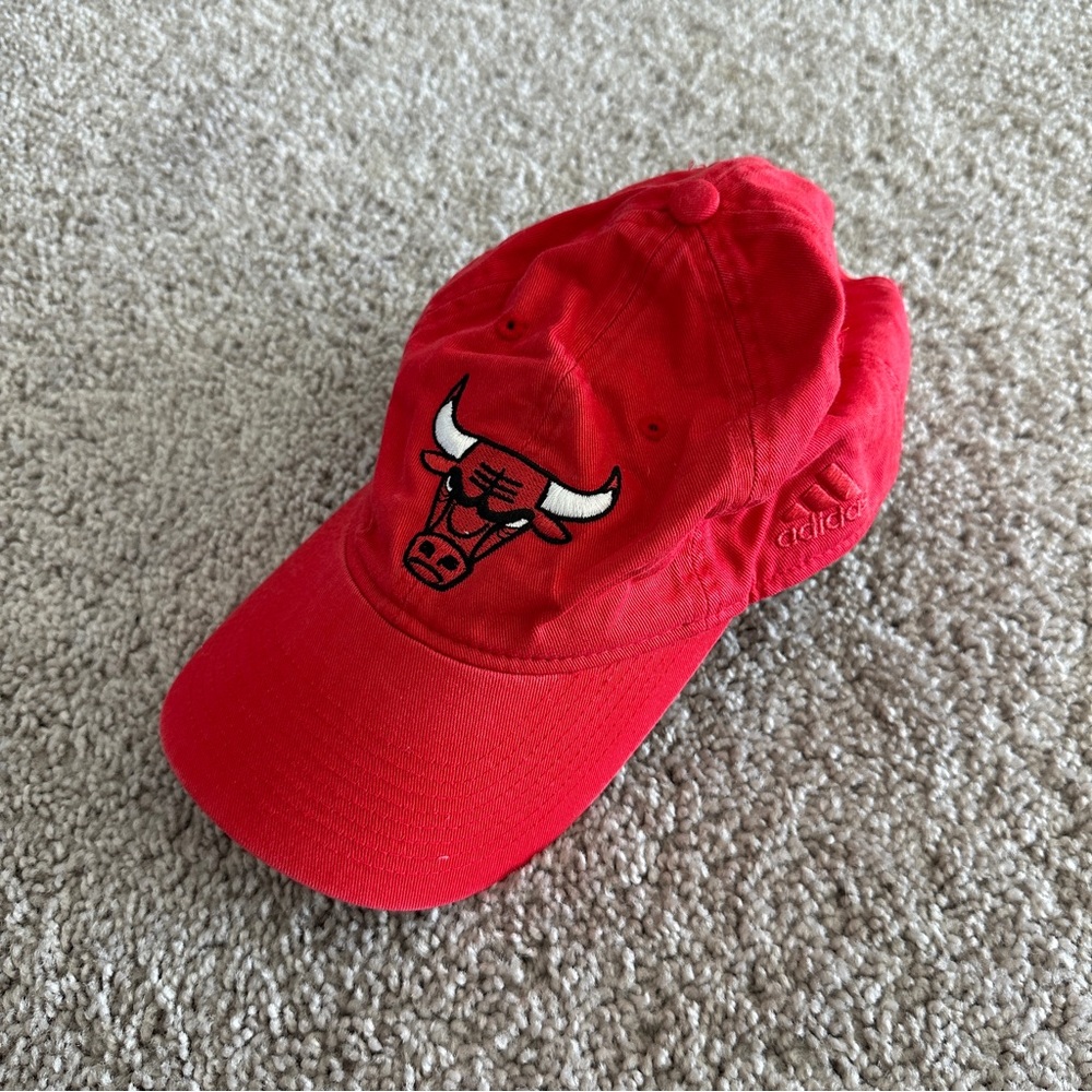 Adidas Chicago Bulls strap back hat